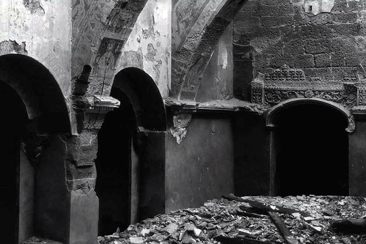 Los restos de la Sala Capitular quemados Monasterio de Sijena