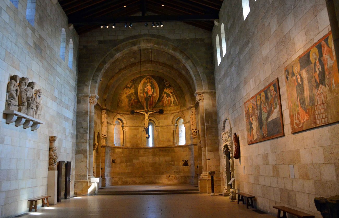 Ábside de San Martín de Fuentidueña y dos pinturas de San Baudelio. Cloisters
