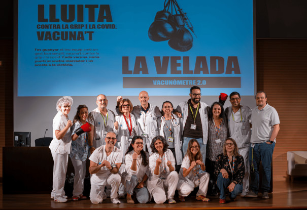 Portada Setmanari 20 d'octubre 2026. Vacuna grip i COVID